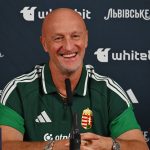 Marco Rossi szövetségi kapitány a magyar labdarúgó-válogatott sajtótájékoztatóján a nagyszombati Anton Malatinsky Stadionban 2026. október 4-én. A csapat másnap az ukrán válogatott ellen lép pályára a Nemzetek Ligájának 4. fordulójában Nagyszombaton.