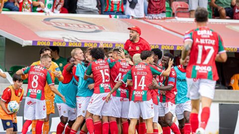 Bombagólja után Szalai Gábor nyakába ugrottak a csapattársak.