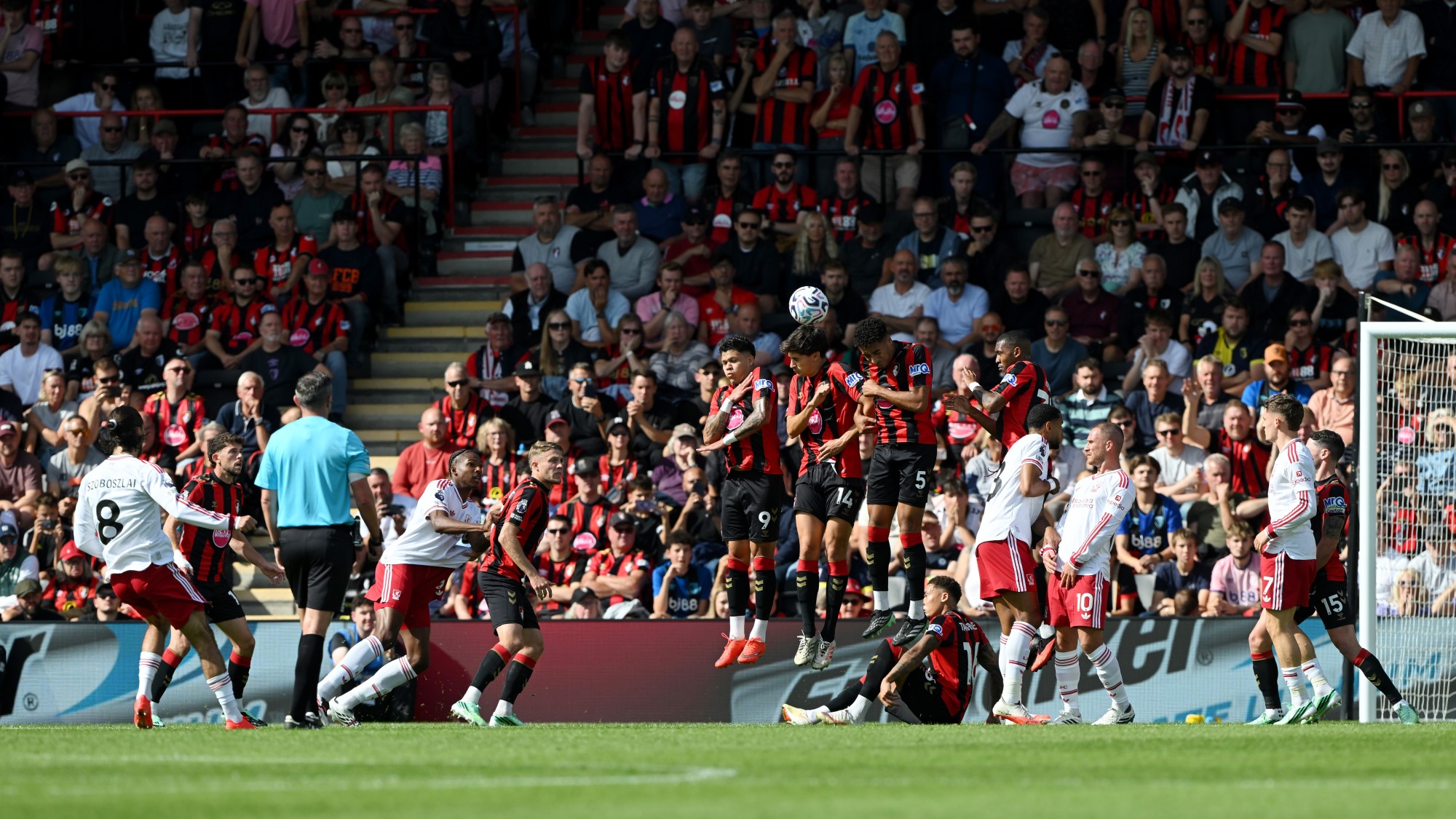 Szoboszlai Dominik szabadrúgása a Bournemouth elleni bajnokin.