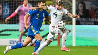 Tóth Milán (j) és az ukrán Sarapii Eduard a labdarúgó Nemzetek Ligája B divíziójának negyedik fordulójában játszott Ukrajna - Magyarország mérkőzésén.