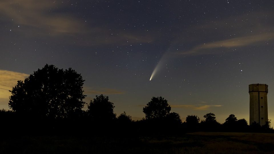For the last time, the old man was able to see the coming comet