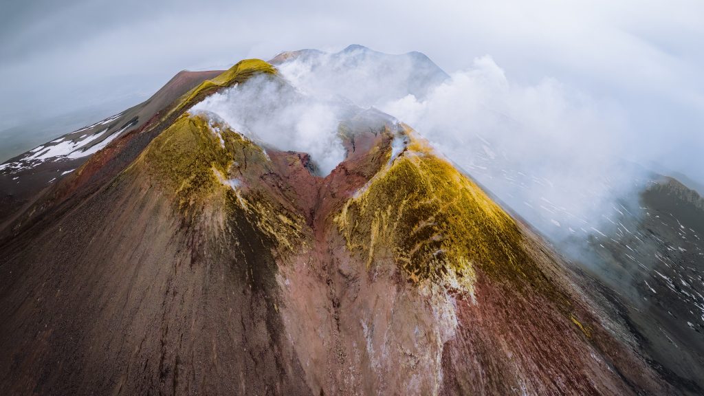 Berepült a füstölgő Etna fölé a magyar fotós