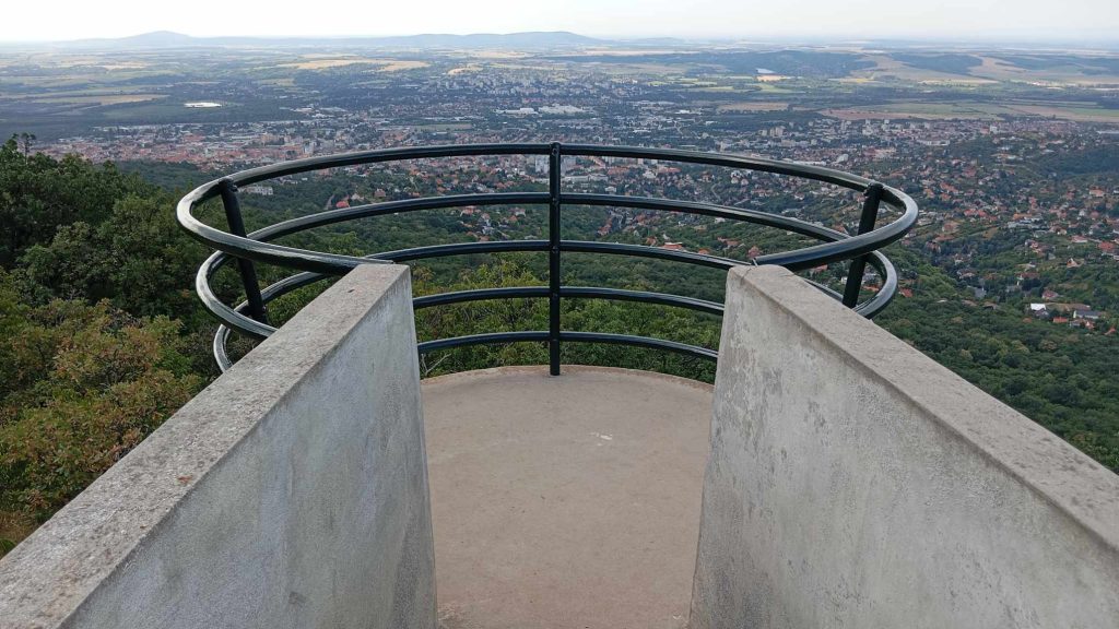Megújult Pécs panoráma terasza a Mecsekben