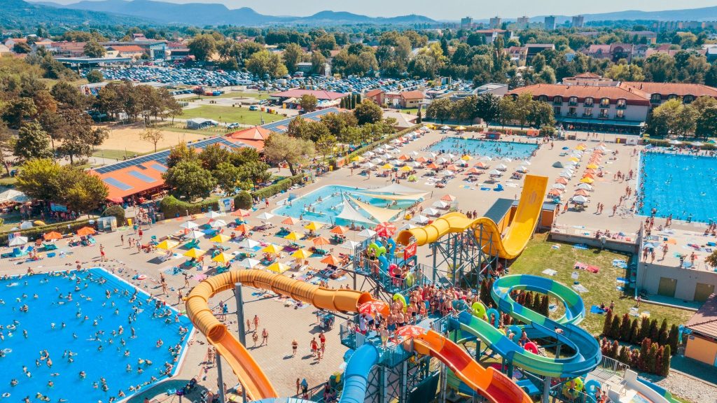 Egy napig ingyenes a strandolás a határmenti fürdőben
