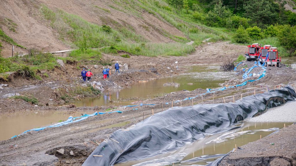 Itt a megoldás a parajdi katasztrófára: elterelik a Korond-patakot