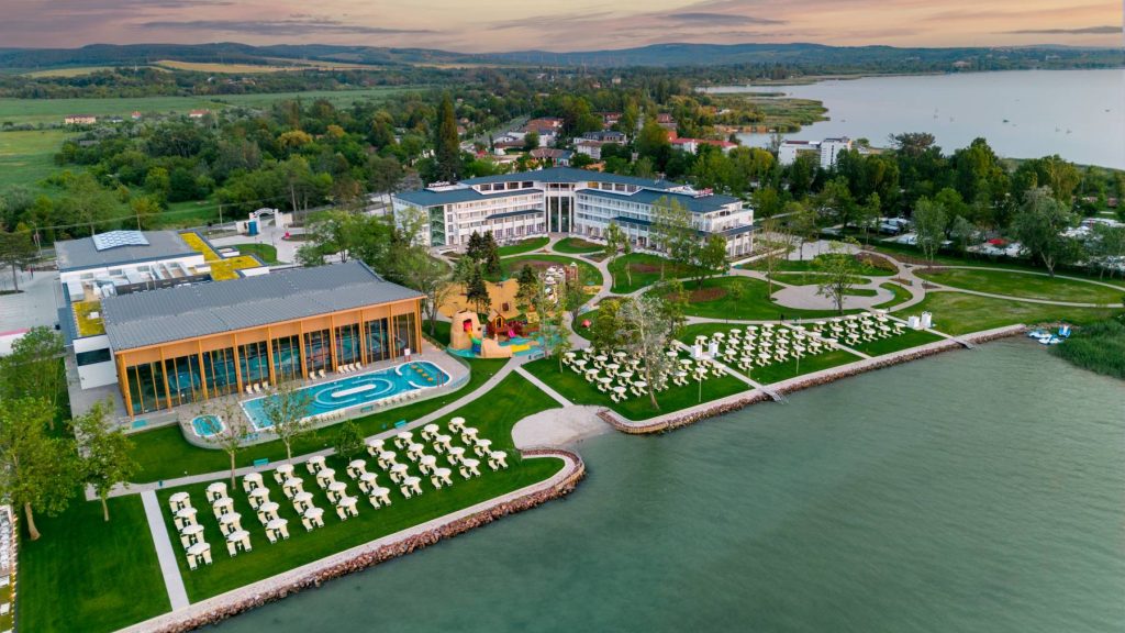 Szántódon magasodik a Balaton legzöldebb szállodája
