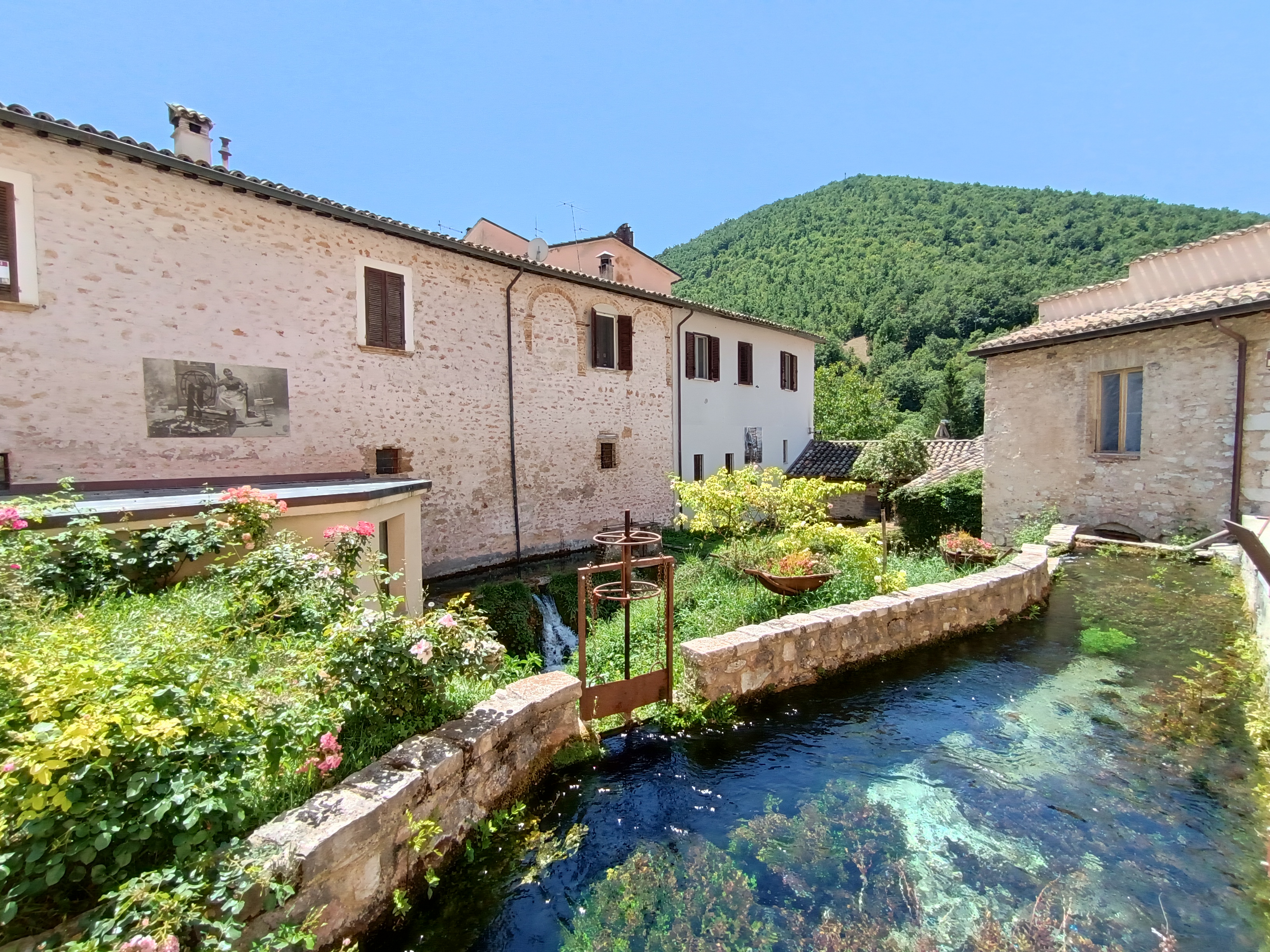 Rasiglia: középkori vízimalmok csodája Olaszország zöld szívében 2