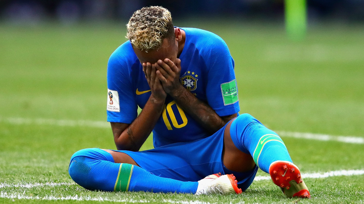 Большое шок. Расстроенный Неймар. Расстроенный футболист. Neymar crying. Neymar after Football.