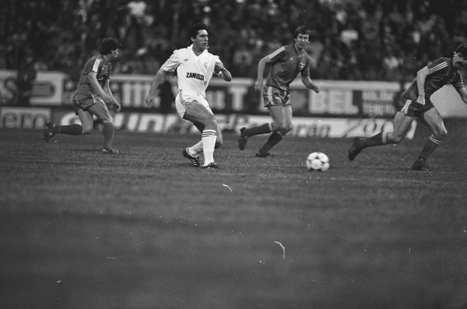 „A Real Madridé a kupa, a Videotoné a dicsőség” – 40 éve játszott UEFA Kupa-döntőt a magyar csapat 1