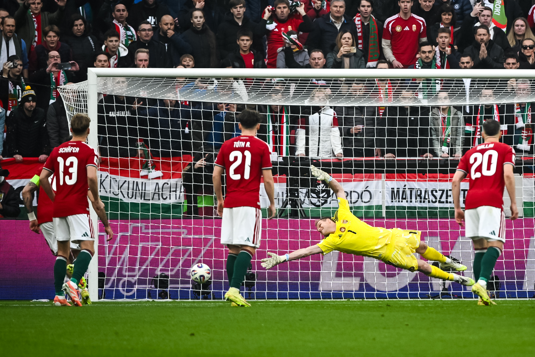 Rémálom a legvégén: 96. percben kapott góllal úszott el a vb-pótselejtező a válogatott számára 1