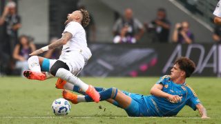 neymar térdműtét egy hónapos kihagyás santos brazil foci