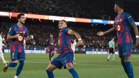 Raphinha Barcelona kimaradt a FIFA év csapatából Hansi Flick kiakadás