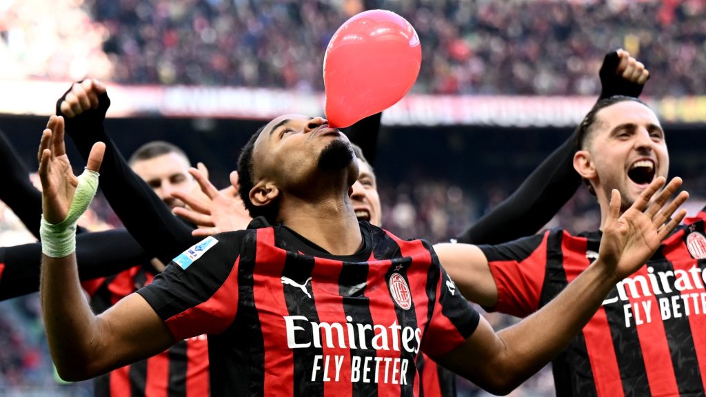 Christopher Nkunku, az AC Milan támadója a Hellas Verona elleni Serie A-meccsen.