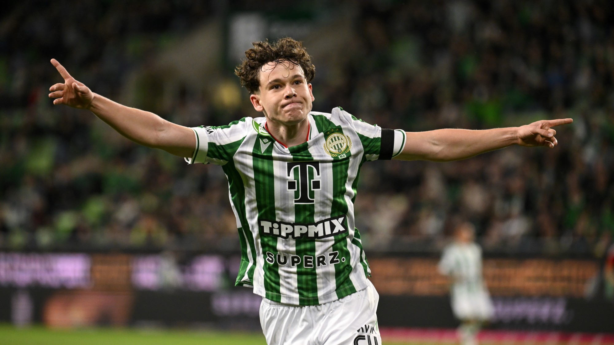 Tóth Alex, az FTC játékosának gólöröme a labdarúgó OTP Bank Liga 32. fordulójában játszott Ferencvárosi TC - Fehérvár FC mérkőzésen a Groupama Arénában 2025. május 18-án.