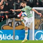 Mejias (b) és Lang Ádám, a Debrecen és Varga Barnabás, a Ferencváros (k) játékosa a labdarúgó Fizz Liga 17. fordulójában játszott Ferencvárosi TC - Debreceni VSC mérkőzésen a Groupama Arénában 2025. december 14-én.