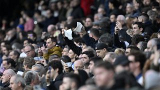 Real Madrid Levante fehér zsebkendők fütyülő szurkolók