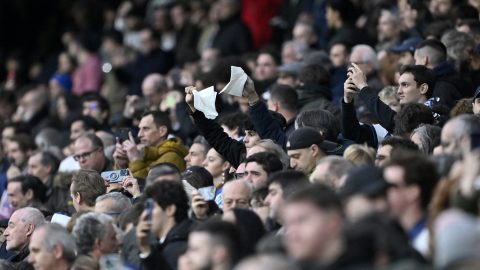 Real Madrid Levante fehér zsebkendők fütyülő szurkolók