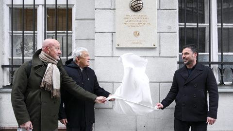 Marco Rossi szövetségi kapitány, Csányi Sándor, az MLSZ elnöke Lőw Zsolt, az MLSZ szakmai alelnöke