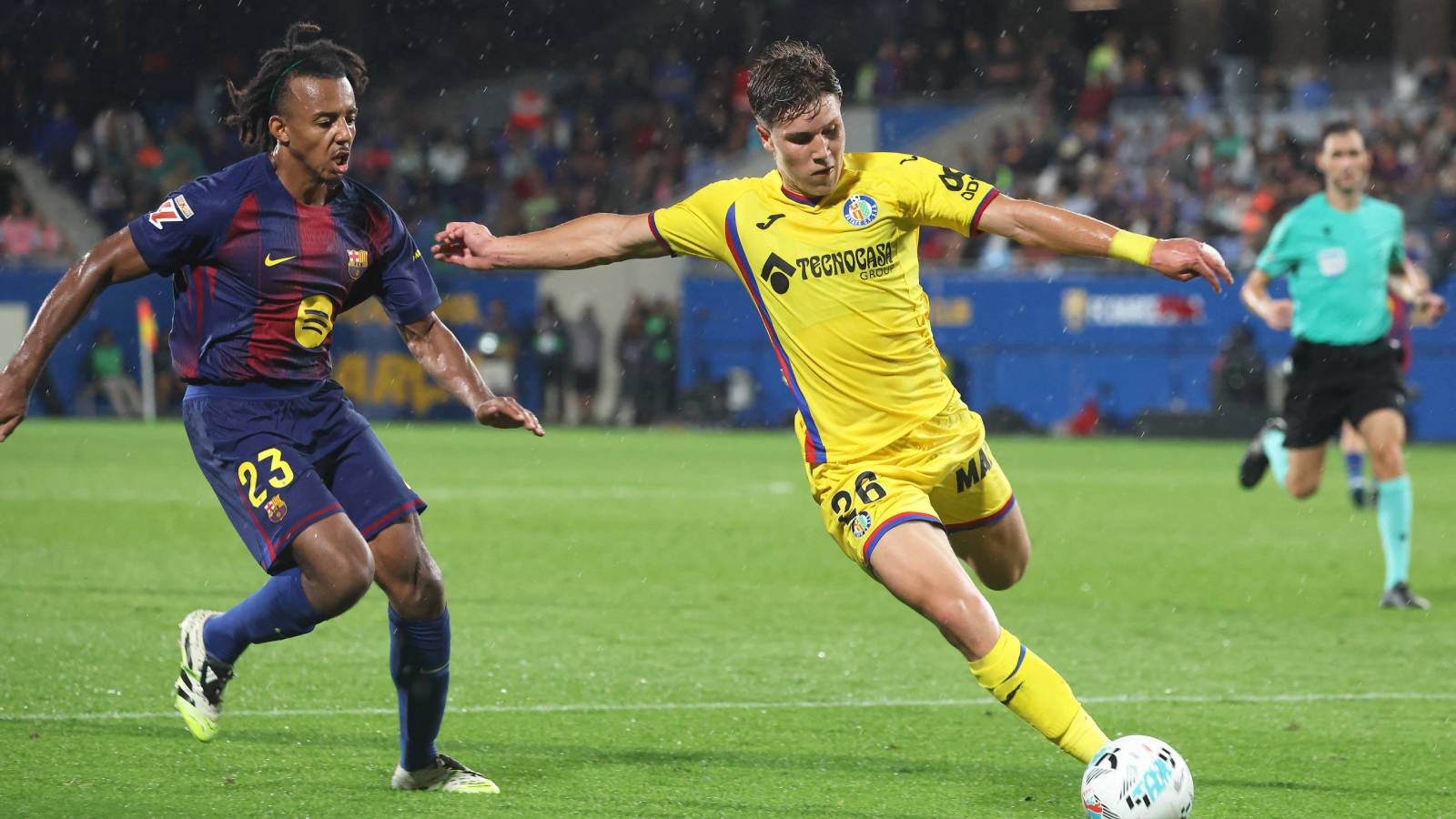 Jules Kounde and Davinchi play during the match between FC Barcelona and Getafe CF, corresponding to week 5 of LaLiga EA Sports, at the Joan Cruyff Stadium in Barcelona, Spain, on September 21, 2025. (Photo by Joan Valls/Urbanandsport/NurPhoto) -- (Photo by Urbanandsport/NurPhoto)