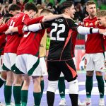Ljubljana, 2026. január 24. A magyar csapat ünnepli győzelmét a férfi futsal Európa-bajnokság D csoportjának első fordulójában játszott Magyarország - Lengyelország mérkőzés végén a ljubljanai Stozice Arenában 2026. január 24-én. A magyar válogatott első mérkőzésén 4-2-re legyőzte Lengyelországot.