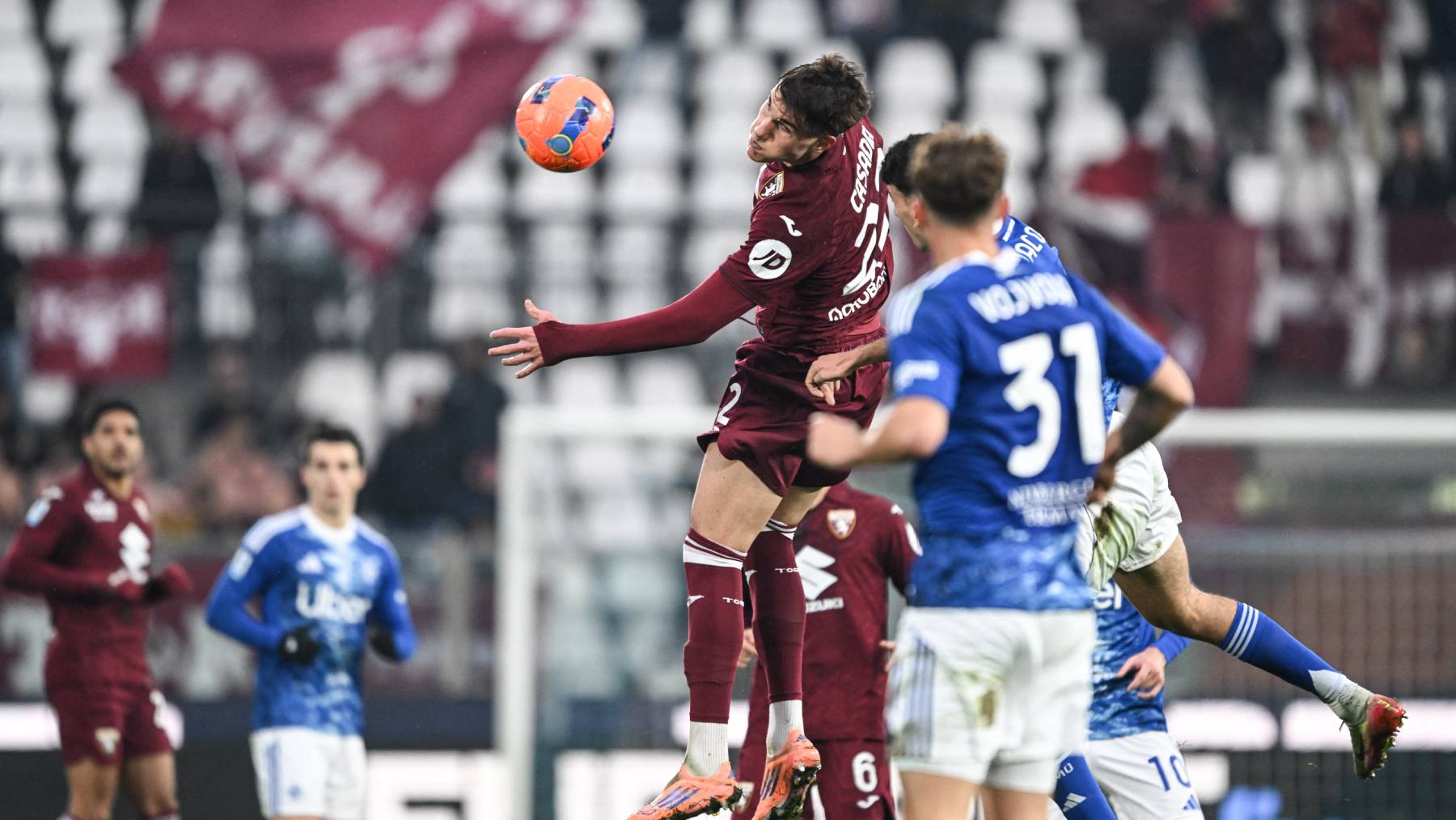 Cesare Casadei of Torino FC is in action during the Italian Serie A football match between Calcio Como and Torino FC at the Giuseppe Senigallia stadium in Como, Italy, on January 24, 2026. (Photo by Tiziano Ballabio/NurPhoto)