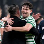 Robbie Keane, a Ferencváros ír vezetőedzője (b) és Tóth Alex a labdarúgó Európa-liga alapszakaszának 6. fordulójában játszott Ferencvárosi TC - Glasgow Rangers mérkőzés után a Groupama Arénában 2025. december 11-én. A Ferencváros 2-1-re győzött.