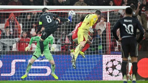 LISBON, PORTUGAL - JANUARY 28: Anatoliy Trubin of SL Benfica celebrates and scores a goal in the last minute of the game during the UEFA Champions League 2025/26 League Phase MD8 match between SL Benfica and Real Madrid C.F. at Estadio da Luz on January 28, 2026 in Lisbon, Portugal. Zed Jameson / Anadolu