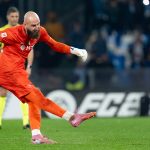 Vanja Milinkovic-Savic tizenegyest rúg.