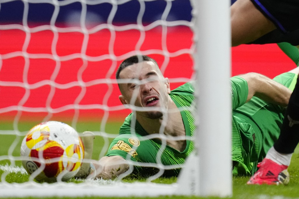 Az Atlético Madrid és a Barcelona mérkőzése a spanyol Király Kupa elődöntőjében. A párharc első meccsét 4-0-ra nyerte meg a hazai pályán játszó Atlético.