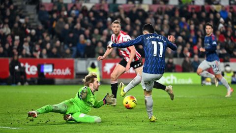 A Brentford és az Arsenal bajnokiján Gabriel Martinelli helyzete.