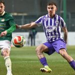 Claudiu-Vasile Bumba, a Győr (b) és Bodnár Gergő, az Újpest játékosa a labdarúgó Fizz Liga 24. fordulójában játszott ETO FC - Újpest FC mérkőzésen a győri ETO Stadionban 2026. február 28-án.