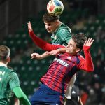 Vingler László, a Győr (hátul) és Kovács Patrik, a Videoton játékosa a labdarugó MOL Magyar Kupa nyolcaddöntőjében játszott ETO FC - Videoton FC Fehérvár mérkőzésen a győri ETO Stadionban 2026. február 12-én.
