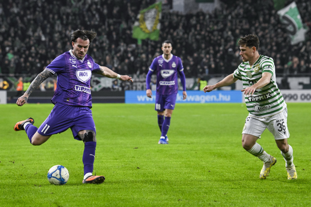 A Ferencváros és az Újpest rangadója a labdarúgó NB I-ben.