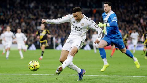 Kylian Mbappé tizenegyest rúg.