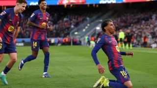 Lamine Yamal, a Barcelona játékosa ünnepel, miután gólt szerzett a Mallorca elleni bajnokin. A Barca 3-0-ra nyert.