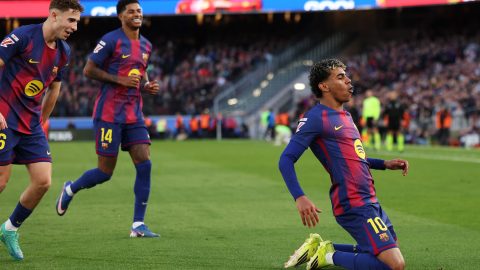 Lamine Yamal, a Barcelona játékosa ünnepel, miután gólt szerzett a Mallorca elleni bajnokin. A Barca 3-0-ra nyert.