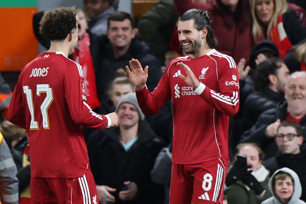 Szoboszlai Dominik a Brighton elleni FA Kupa-meccsen. A magyar középpályás gólt szerzett, a Liverpool 3-0-val jutott tovább.