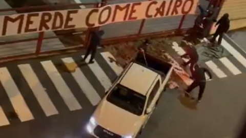 Torinói szurkolók ürülékkel kenik össze az edzőközpont bejárata előtti területet.