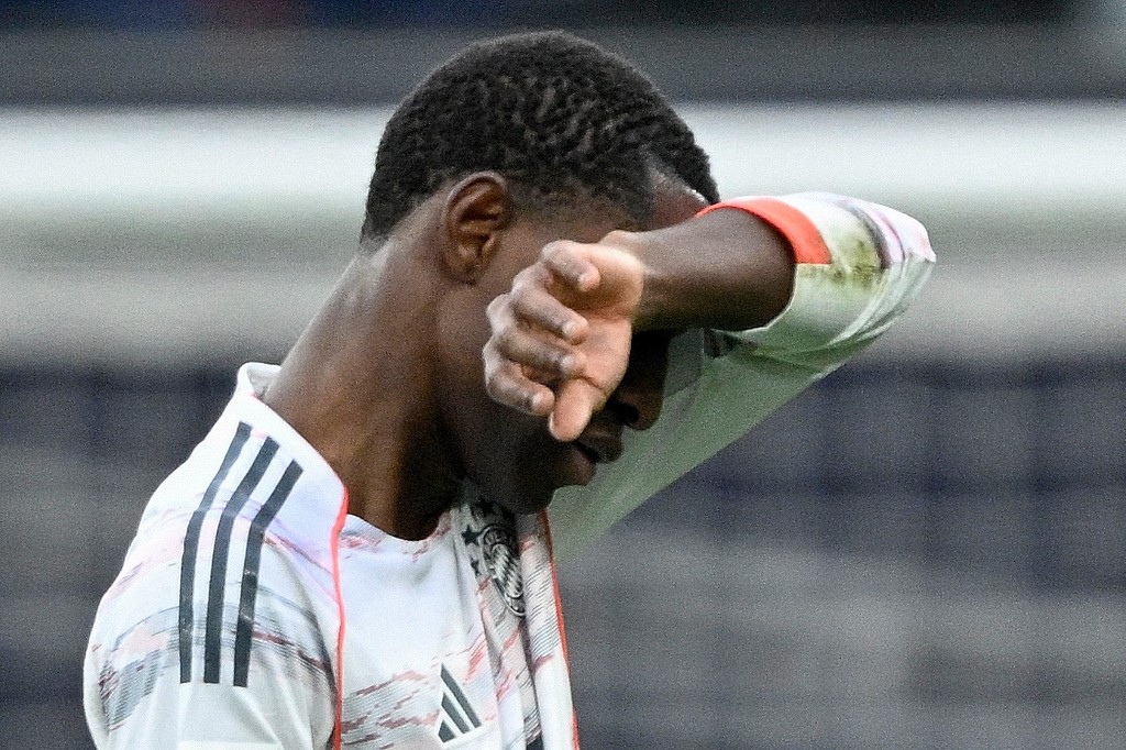 Leverkusen Bayern München Bundesliga VAR kiállítások