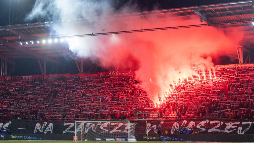 Lengyel focibajnokság izgalmak kiegyensúlyozottság