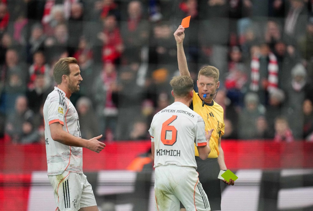 Leverkusen Bayern München Bundesliga VAR kiállítások