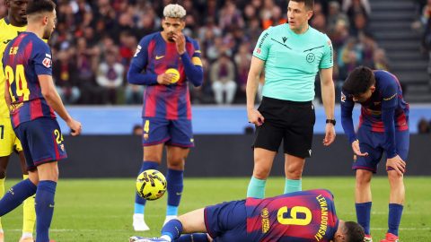 Robert Lewandowski szemüregtörés barcelona