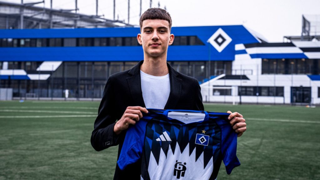 Vasiljevic Andrej a hamburgiak mezével.