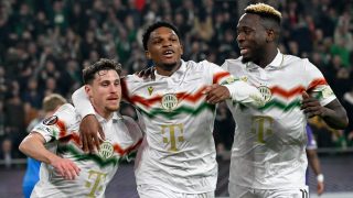 Gavriel Kanikovszki (b), valamint Lenny Joseph (k) és Bamidele Yusuf a Braga elleni első meccsen.