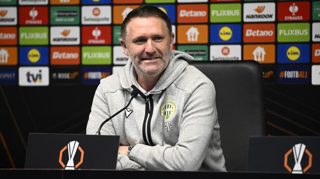 Robbie Keane vezetõedzõ a Ferencváros labdarúgócsapatának sajtótájékoztatóján.