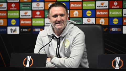Robbie Keane vezetõedzõ a Ferencváros labdarúgócsapatának sajtótájékoztatóján.