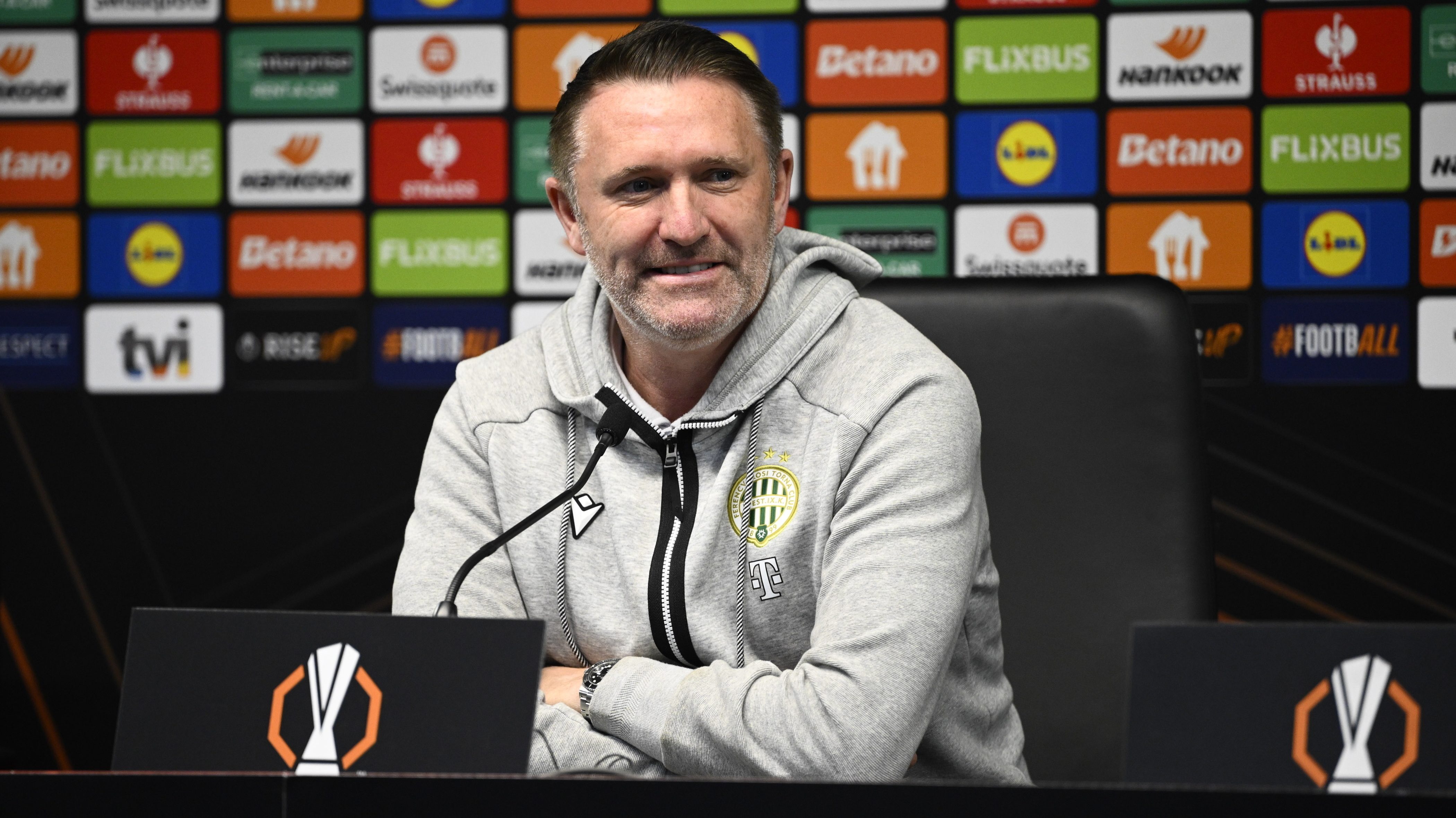 Robbie Keane vezetõedzõ a Ferencváros labdarúgócsapatának sajtótájékoztatóján.