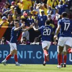 Désire Doué ünnepel, miután megszerezte Franciaországnak a vezetést Kolumbia ellen.