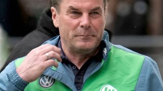 Wolfburg's coach Dieter Hecking before kick-off at the German Bundesliga soccer match between VfL Wolfsburg and VfB Stuttgart at Volkswagen Arena in Wolfsburg, Germany, 14 May 2016. PHOTO: PETER STEFFEN/dpa (EMBARGO CONDITIONS - ATTENTION: Due to the accreditation guidlines, the DFL only permits the publication and utilisation of up to 15 pictures per match on the internet and in online media during the match.)