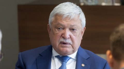 Csányi Sándor, a Magyar Labdarúgó Szövetség (MLSZ) elnöke sajtótájékoztatón az MLSZ közgyűlésén.